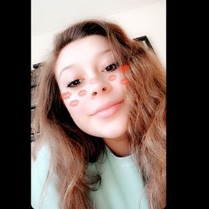 Meet your Posher, Alexis